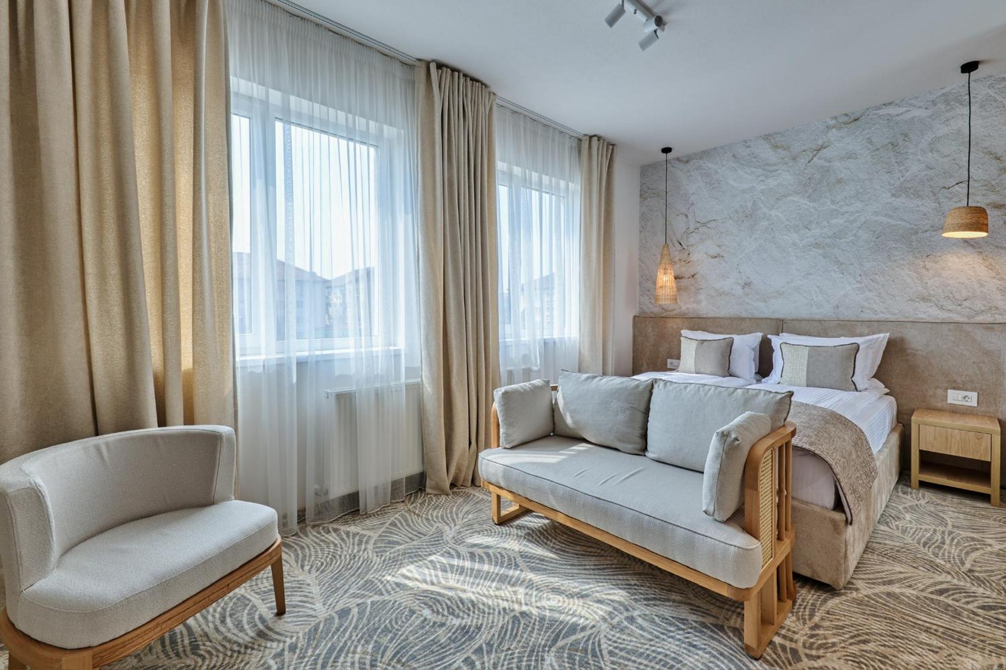 Hotel Serenity Timisoara Ngoại thất bức ảnh
