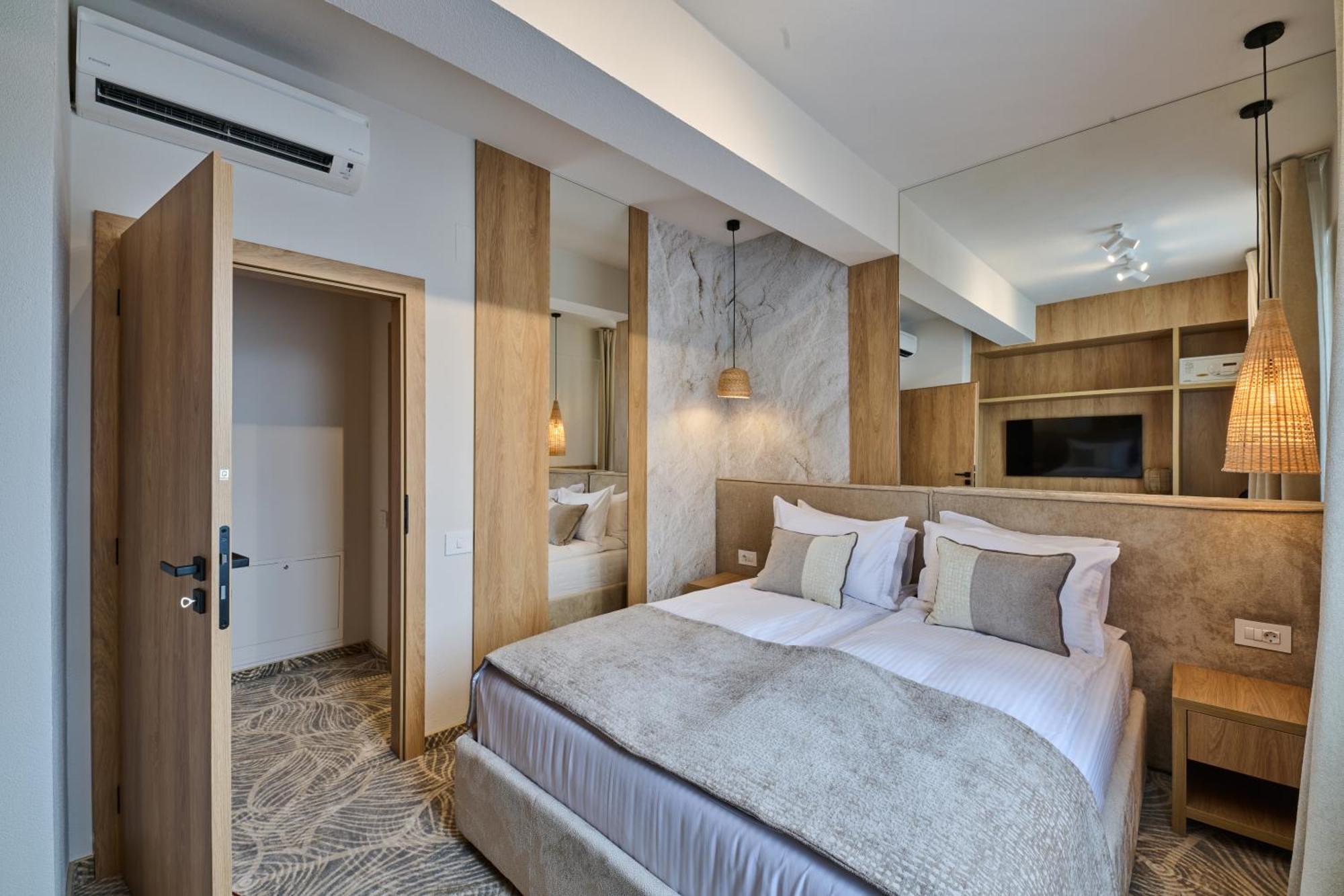 Hotel Serenity Timisoara Ngoại thất bức ảnh