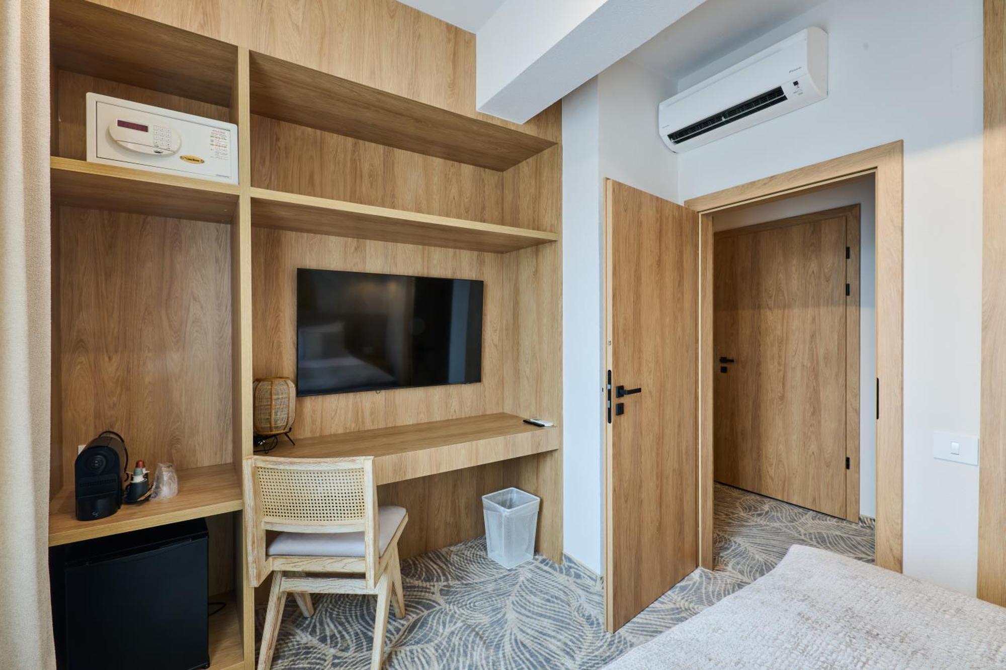Hotel Serenity Timisoara Ngoại thất bức ảnh