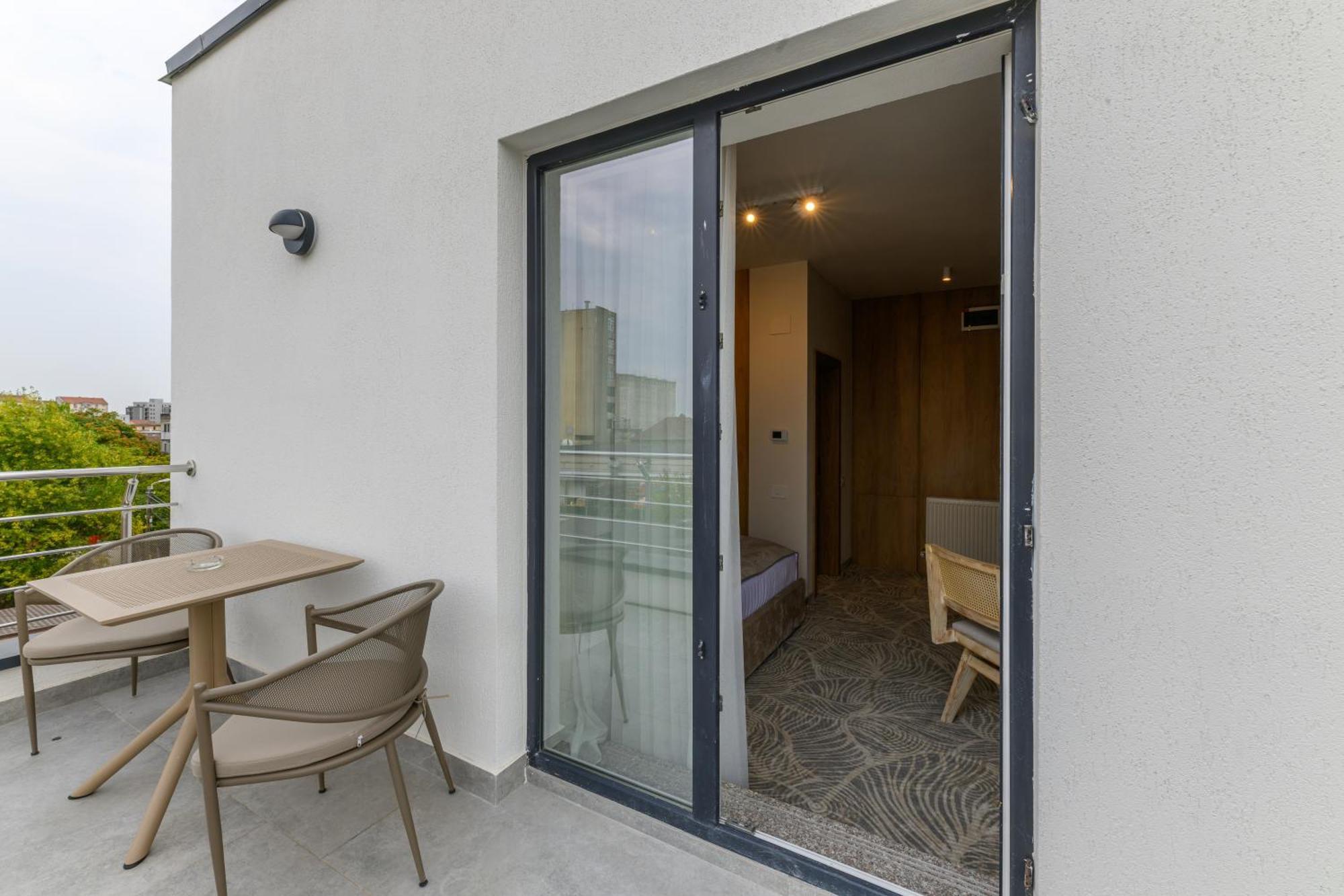 Hotel Serenity Timisoara Ngoại thất bức ảnh