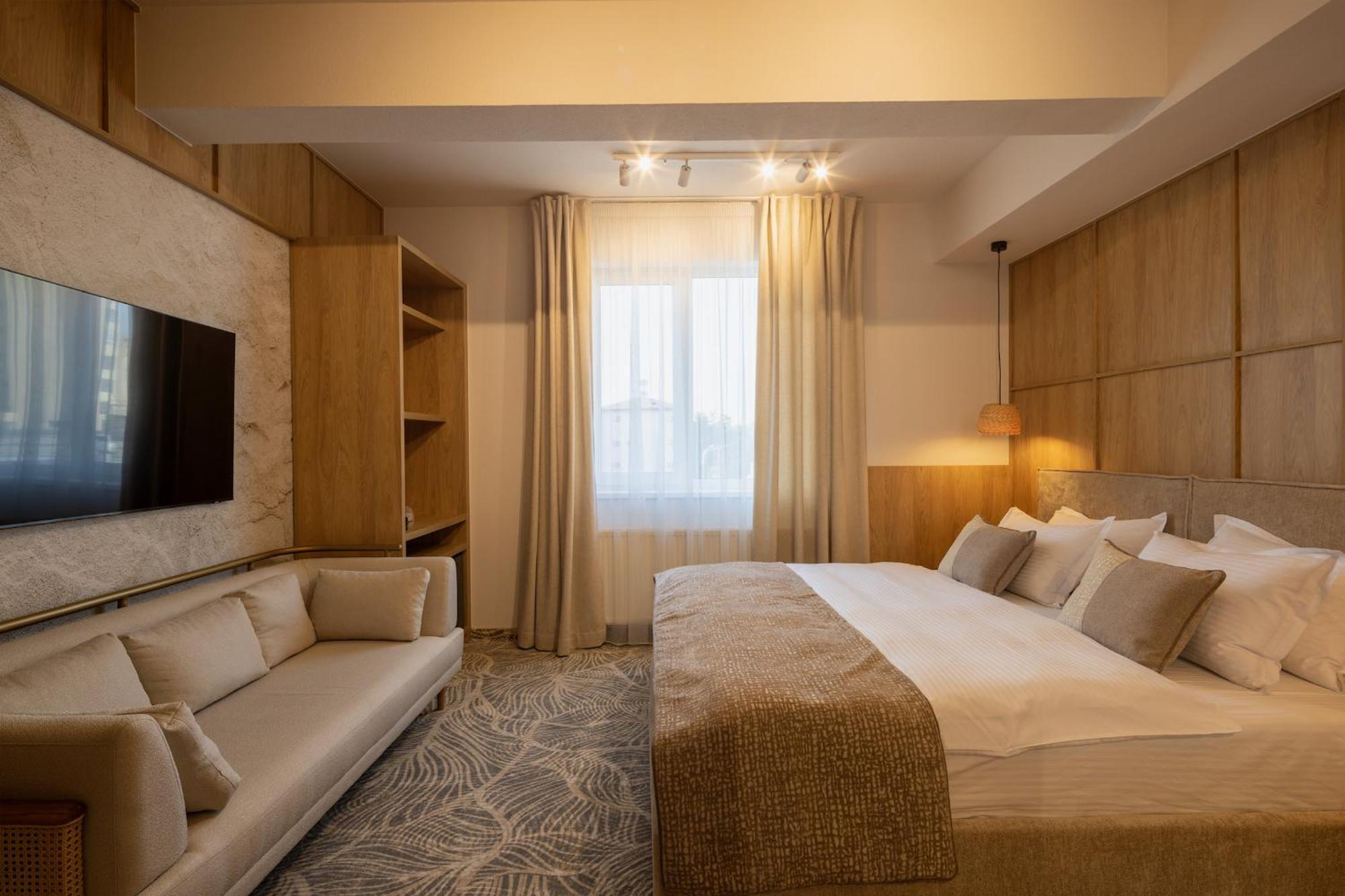 Hotel Serenity Timisoara Ngoại thất bức ảnh
