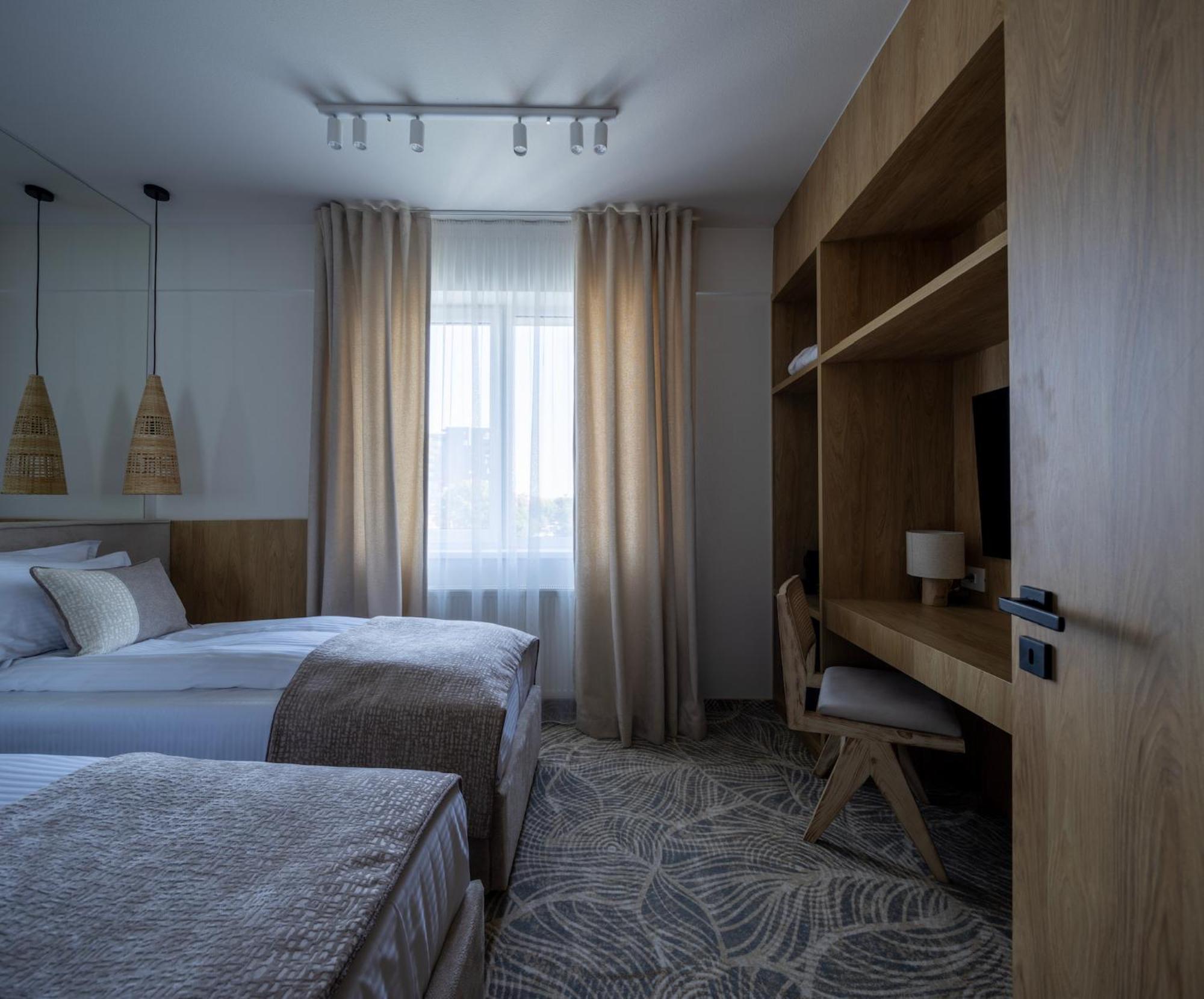 Hotel Serenity Timisoara Ngoại thất bức ảnh